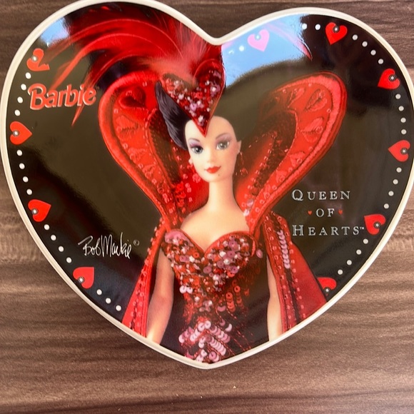 Vintage 1995 Barbie Queen of Hearts heart shaped collectors plate. - Picture 13 of 15